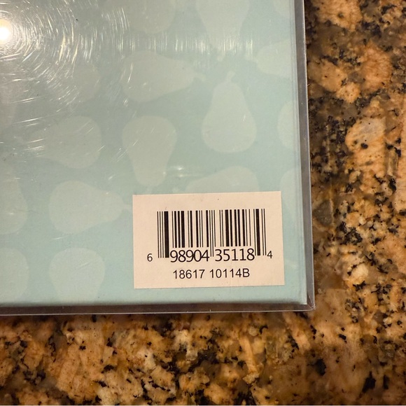 Pearhead Baby Memory Book with Chevron Design gray & white gender neutral - Picture 5 of 5